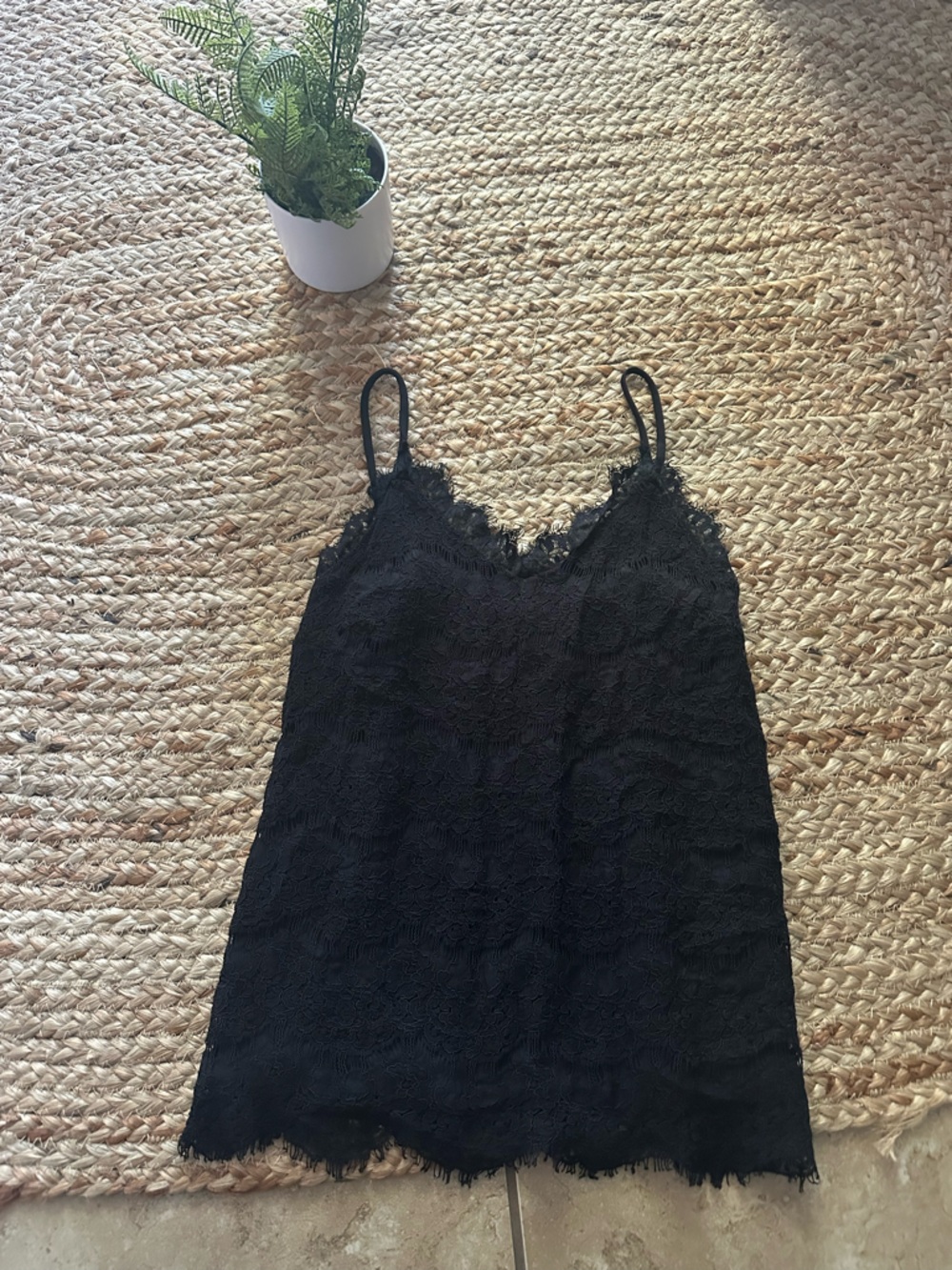 BLACK LACE TANK BLOUSE